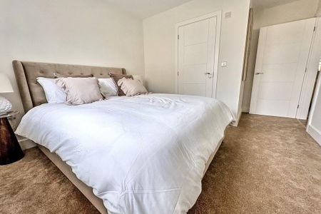 3 bedroom detached bungalow to rent - Photo 2