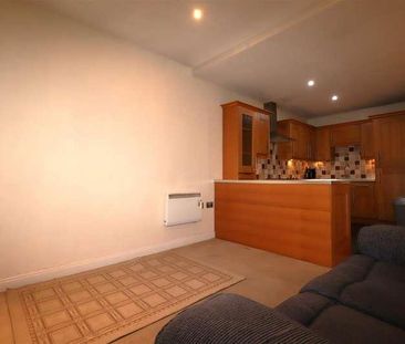 The George, Macclesfield, SK10 - Photo 2