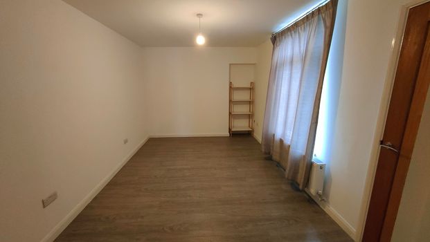 Ground Floor Flat, Graig Terrace, Manselton, Swansea, SA5 8PT - Photo 1