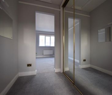 3 Bedroom Terraced To Let - Photo 3