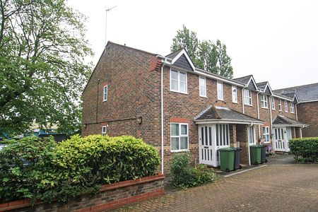 Barham Court Lowestoft Road, Gorleston - Photo 4