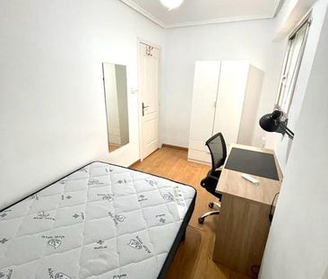 Carrer Mestre Alberto Luz, Valencia, Valencian Community 46035 - Photo 6