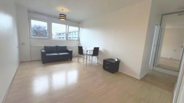 Dagmar Court, Island Gardens - Photo 1