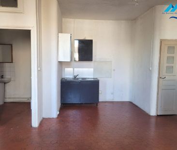 Location Appartement 2 pièces 44m² MARSEILLE 4ème - Photo 4