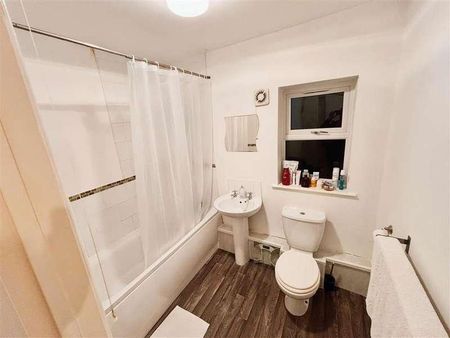 Kingswood Close, Hengoed, CF82 - Photo 4