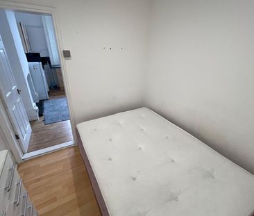 Studio Flat, London Road, CR0 - Photo 1
