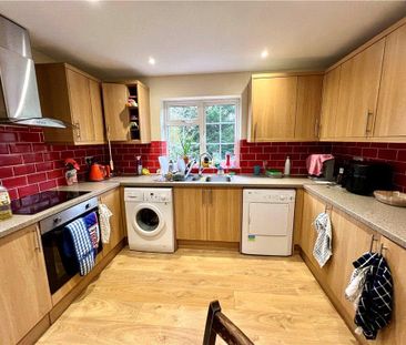 4 bedroom semi-detached house to rent - Photo 6