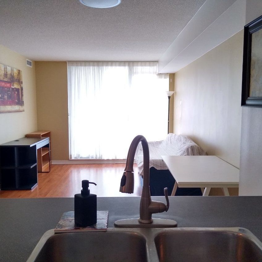 For Lease - 8 Hillcrest Avenue Unit# 2003, Toronto, Ontario - Photo 1