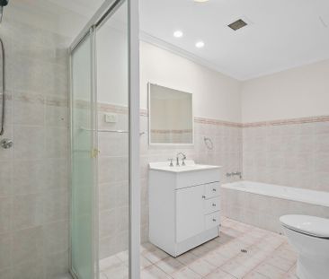 Stylish & Conveniently Located Apartment - Photo 1