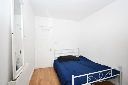 3 bedroom apartment to rent - Photo 2
