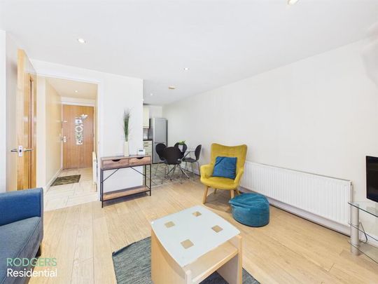 Apt 7, Elm Court, Beersbridge Road, Belfast, BT5 5DS - Photo 1