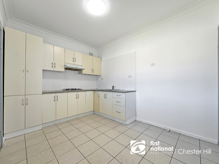 Tidy 3-Bedroom Family Home - Photo 5