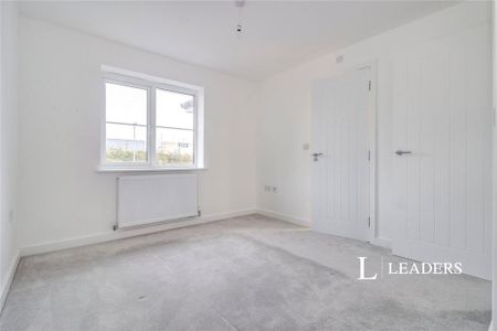 5 bedroom detached house to rent - Photo 3