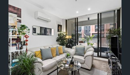 STUNNING 1 BEDROOM APARTMENT IN SOUGHT AFTER BUILDINGS IN RICHMOND! - Photo 4
