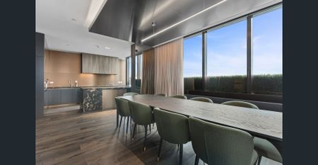 RESIDENCES [EAST CENTRAL]- Contemporary 3 bedroom 2 bathroom apartment with onsite parking - Photo 4