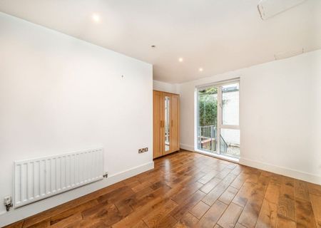 Eltringham Street, SW18 1AU, London - Photo 3