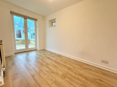 4 bedroom link detached house to rent - Photo 3