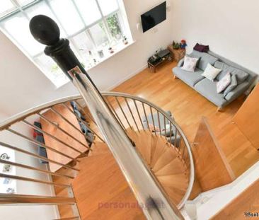 2 bedroom property to rent in Epsom - Photo 1