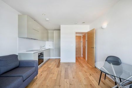 Studio to rent - Photo 2