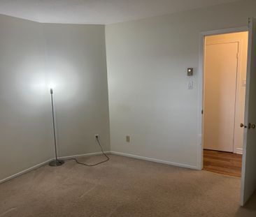 For Lease - 316 Lorry Greenberg Drive Unit# 117, Hunt Club - South ... - Photo 3