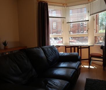 Earl Street, Scotstoun, West End | £845 Monthly - Photo 4
