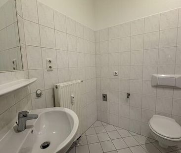 Charmante Drei-Raum-Wohnung mit Balkon in Zwickau - Photo 5