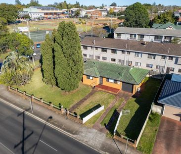 Neat & Tidy Home - Minutes from the CBD - Photo 5