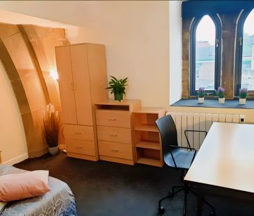 8 Bedroom 3 bathroom - Photo 4