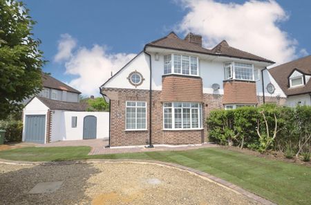 4 bedroom house - semi-detached - Photo 4