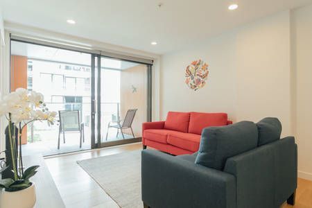 Furnished Luxury Grammar Apt – Bills Included - Photo 3