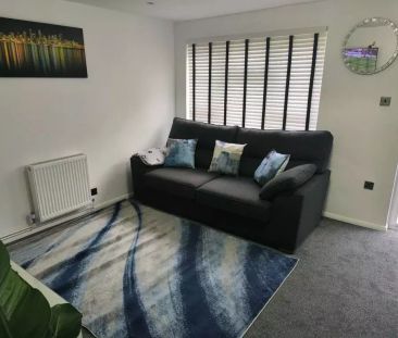 3 bedroom terraced house to rent - Photo 2