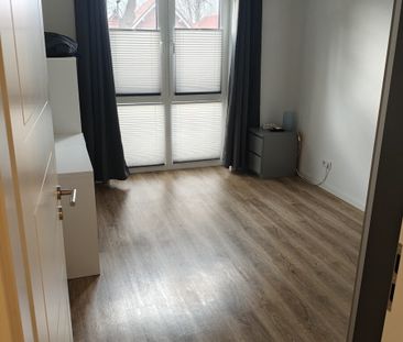 Großzügige, moderne und helle Wohnung in Westerstede! - Photo 1