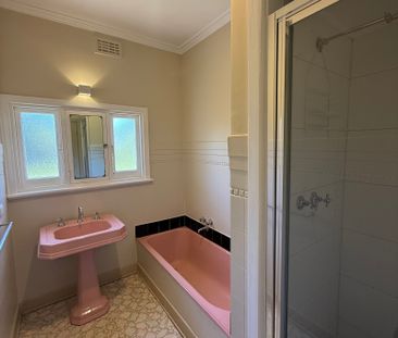 18 Berrima Road, Rosanna - Photo 3