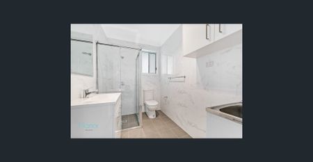 Street facing granny flat within convenient location - Photo 4