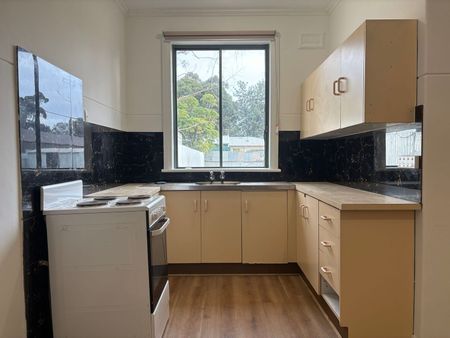 Neat and Simple Living - Photo 4