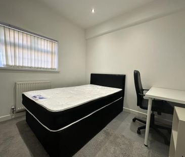 6 bedroom terraced house to rent - Photo 1