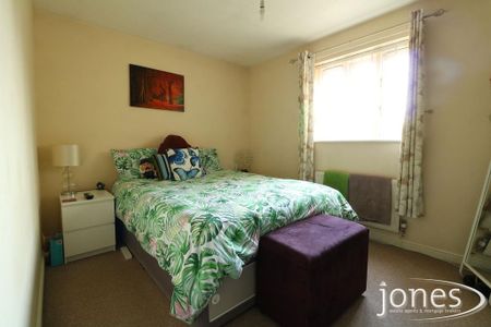 2 bedroom end of terrace house to rent - Photo 3