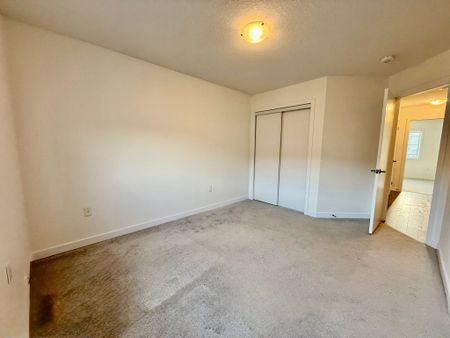 For Lease - 6 Bradshaw Drive, Hamilton, Ontario - Photo 2