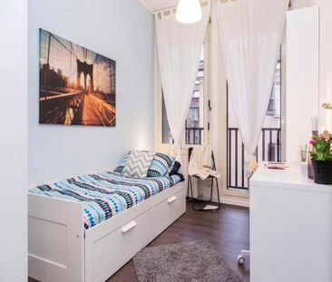 Viale Monte Santo, Milan, Lombardy 20124 - Photo 2