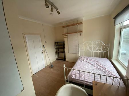 1 Bed Flat, Witton, B6 - Photo 2
