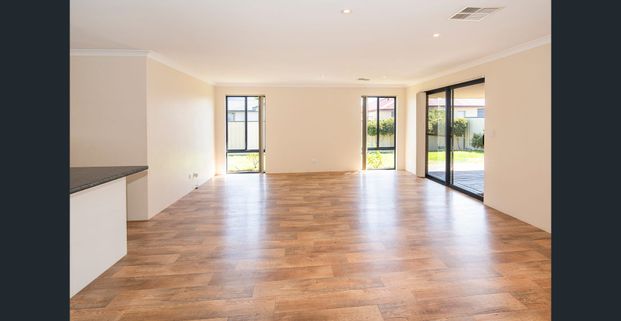 COWARAMUP GEM - Photo 1