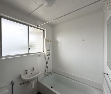 Renovated 2 bed near Upper Hutt CBD - Photo 6