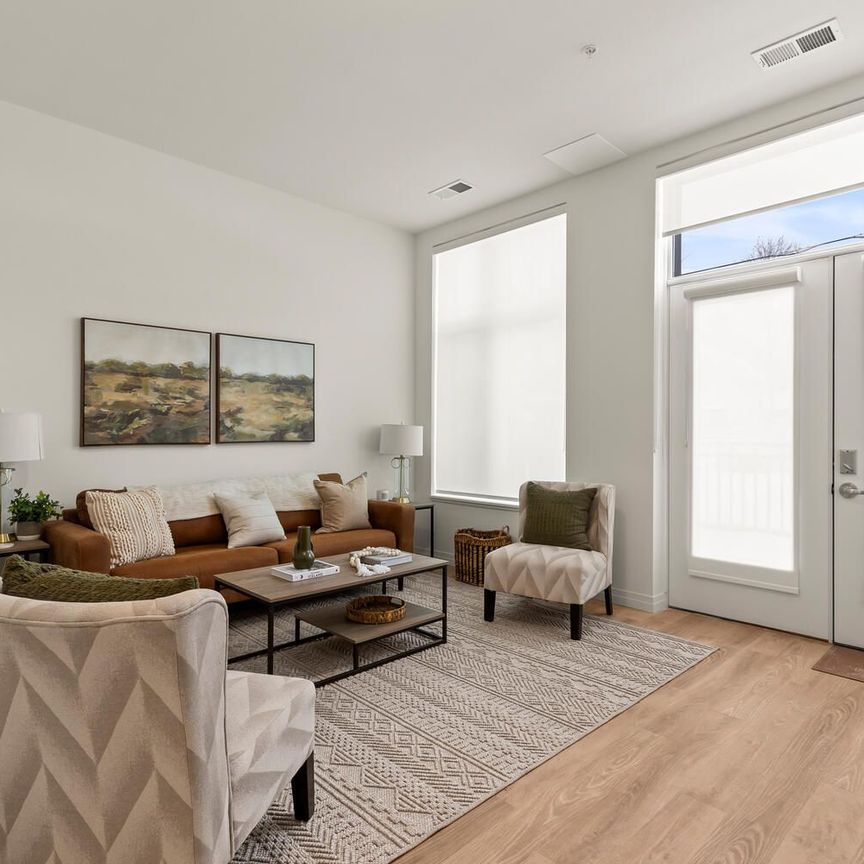 For Lease - 351 Hill Street Unit# 107, London East, Ontario - Photo 1