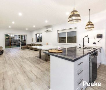 Modern And Great Location - Photo 4