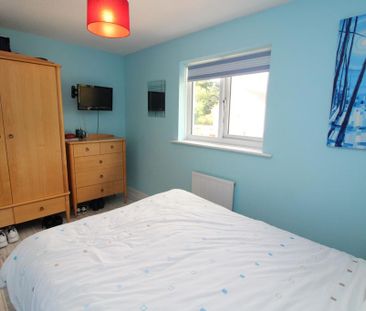 2 bedroom end of terrace house to rent - Photo 4
