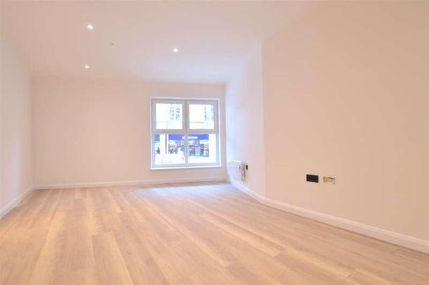 London Road, Redhill, Surrey, RH1 - Photo 1