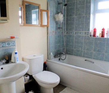 3 bedroom link detached house to rent - Photo 5