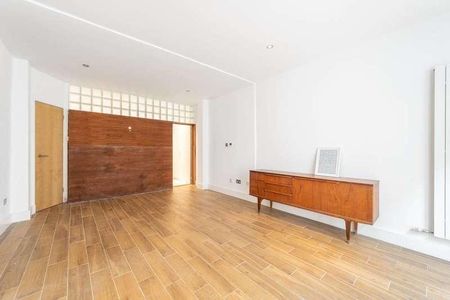 Lower Ground Floor, Dancer Road, Parsons Green, SW6 - Photo 4