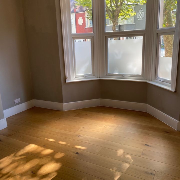 2 Bed Flat, Henniker Gardens, E6 - Photo 1