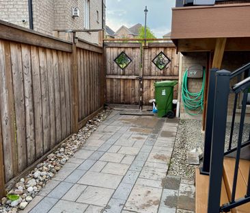 For Lease - 71 Slack Street, Bradford West Gwillimbury, Ontario - Photo 5